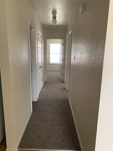 Building Photo - 2706 Ashley Dr
