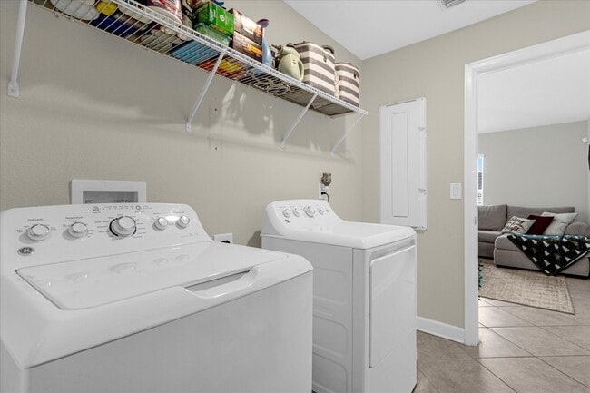 Building Photo - 148 Taft Dr