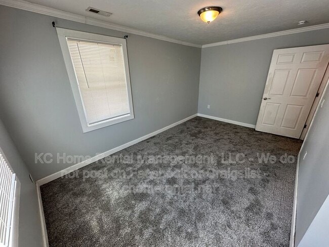 Building Photo - 316 W Elm St