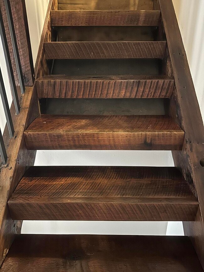 Building Photo - 307 W Main St