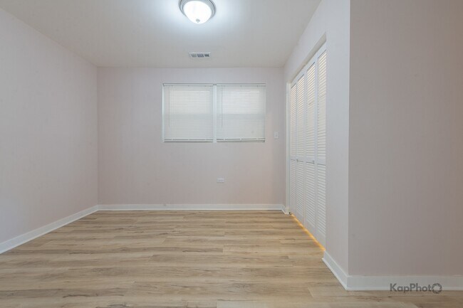 Building Photo - 2029 S Canalport Ave