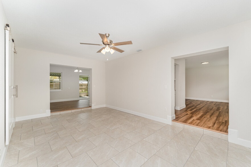Building Photo - 2924 Bellwood Ave