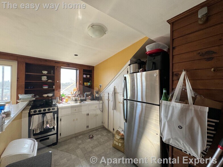 Building Photo - 58 Atherton St