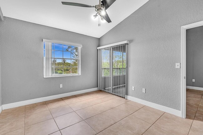 Building Photo - 2803 N Oakland Forest Dr