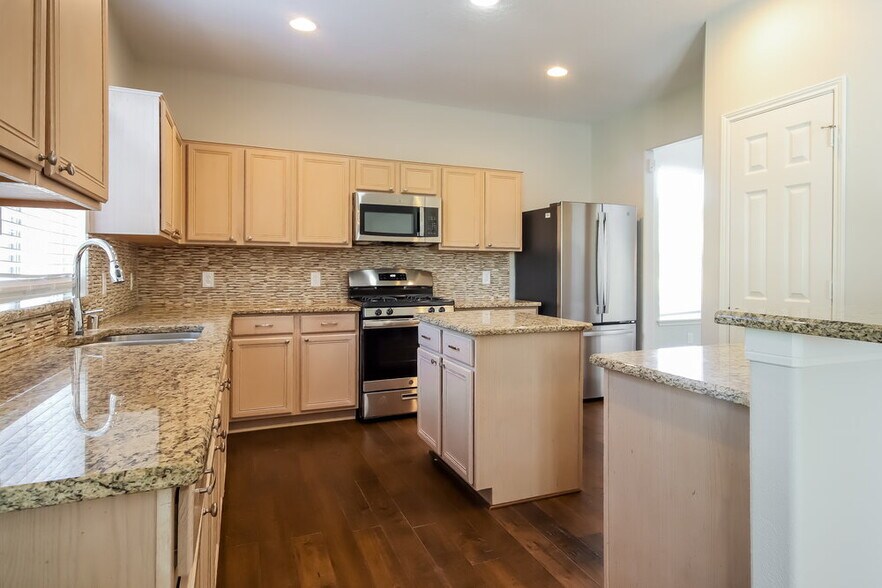 Building Photo - 20327 Wild Berry Dr