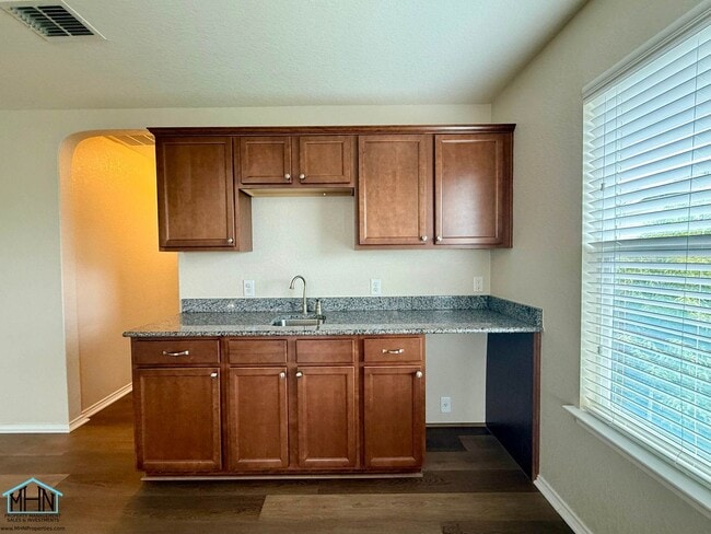 Building Photo - Spacious and Beautiful Two-Story 5 Bedrooms, 3.5 Bathrooms Home, With Easy Access to I-35, Loop 1...