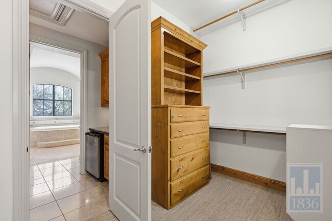 Building Photo - 8205 Asmara Ct