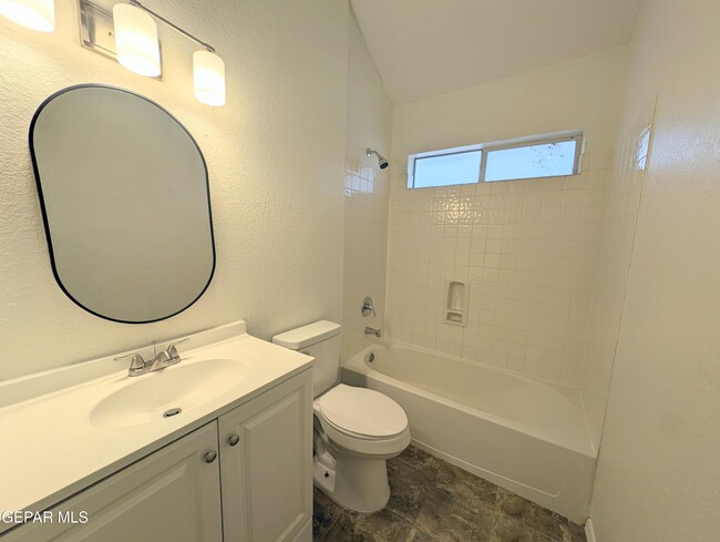 Building Photo - 3149 Crazy Horse Dr