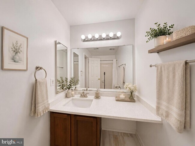 Building Photo - 10701 Kings Riding Way