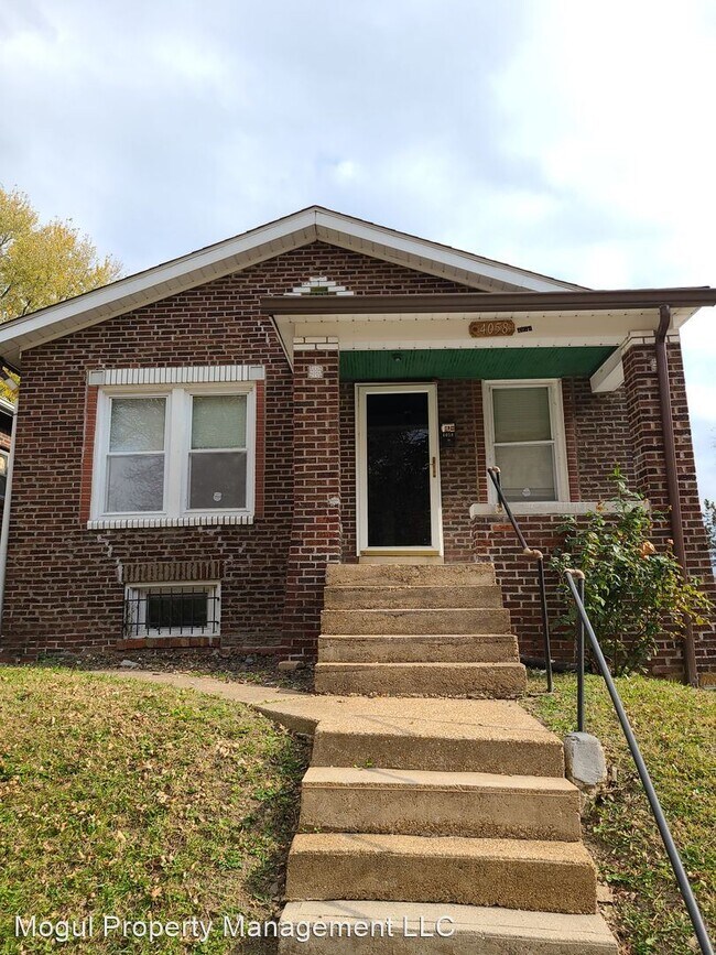Building Photo - 2 br, 1 bath House - 4058 E Iowa Ave
