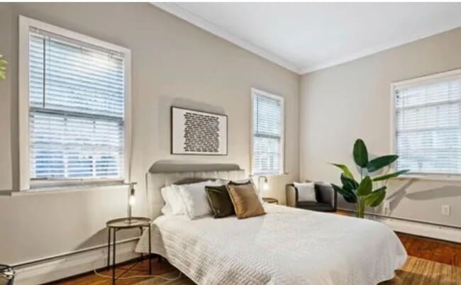 Building Photo - 1238 Waverly St