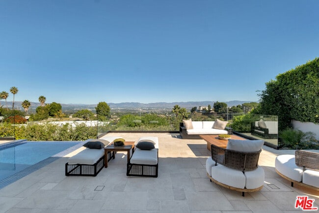 Building Photo - 3116 Elvido Dr