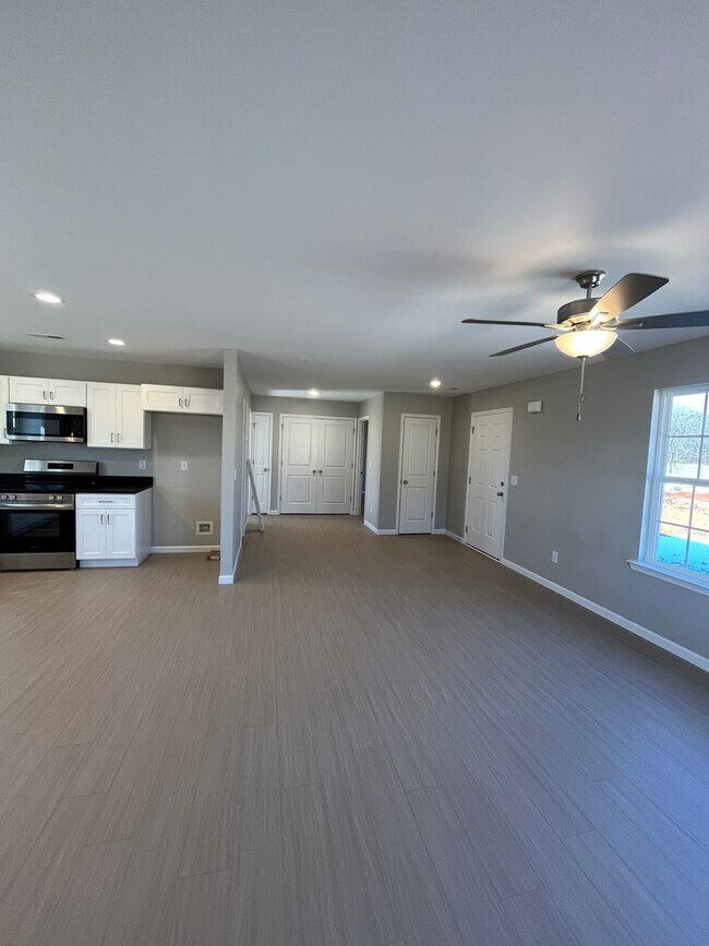 Building Photo - 492 State Rd S-42-2289