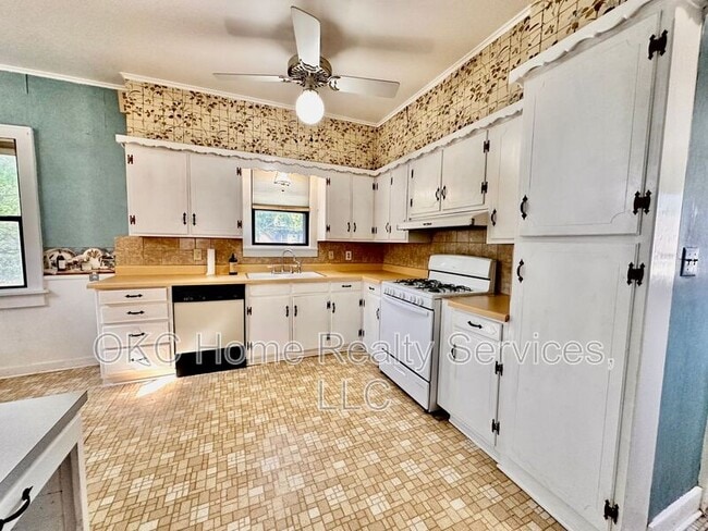 Building Photo - 1947 NW 20th St