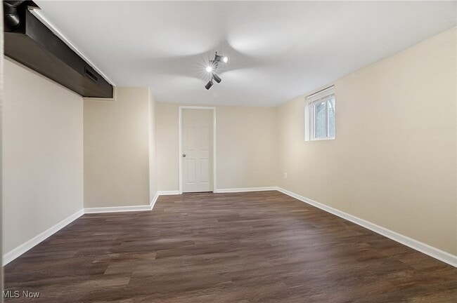 Building Photo - 7429 Sylvan Dr