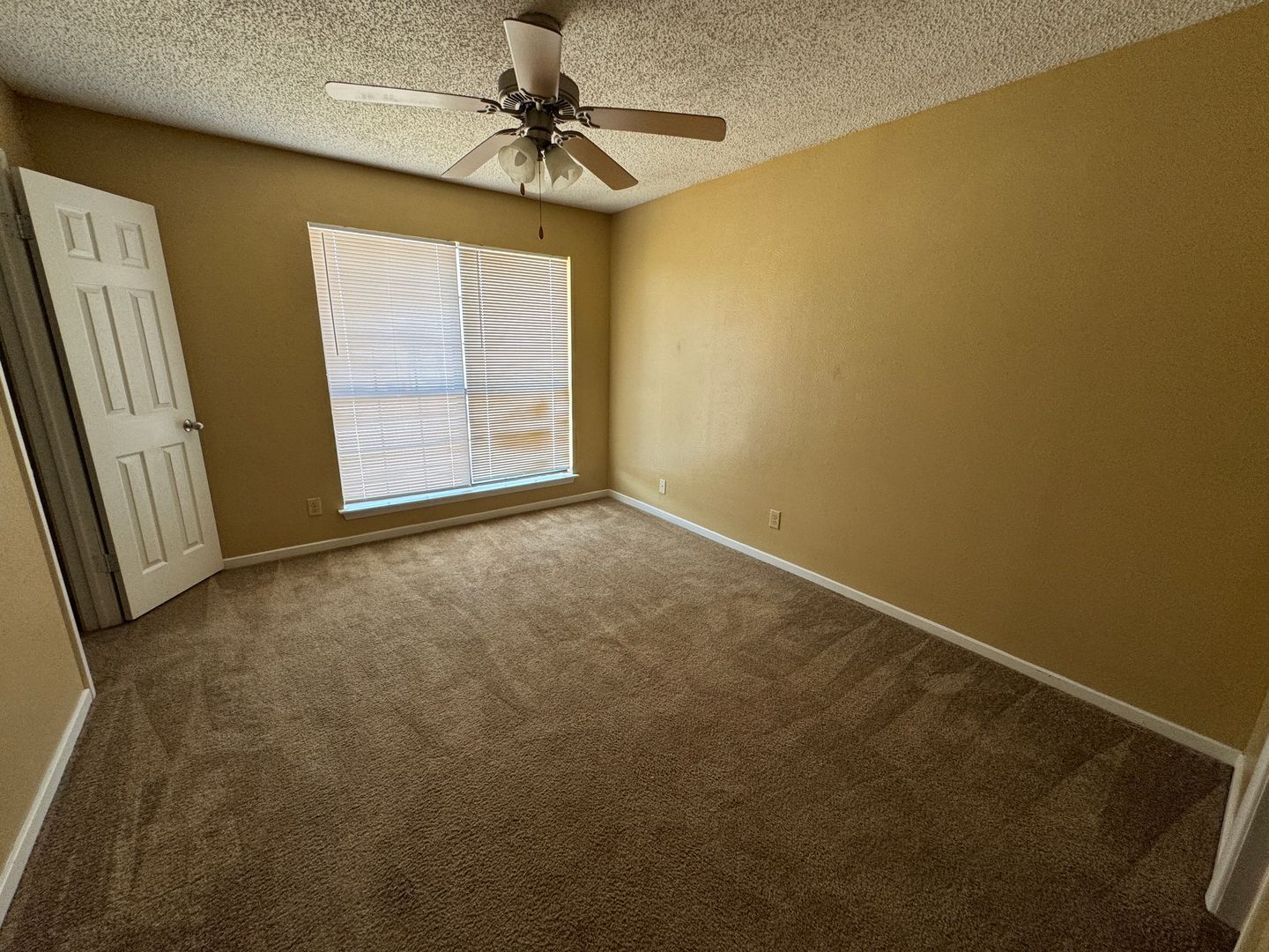 Building Photo - 1102 Covey Ln