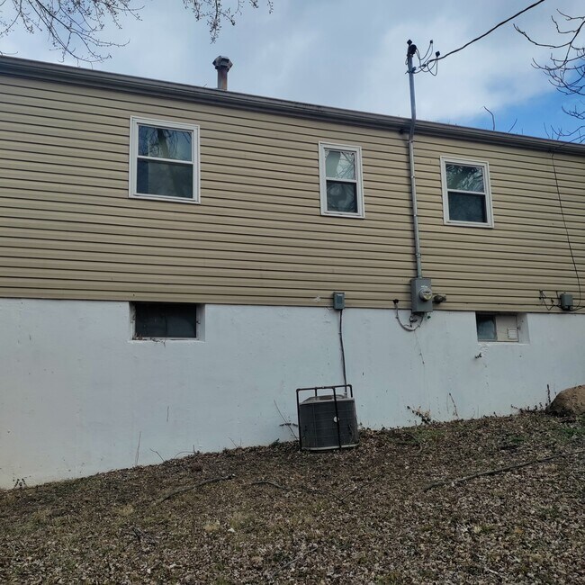 Building Photo - 7304 Albright Ave