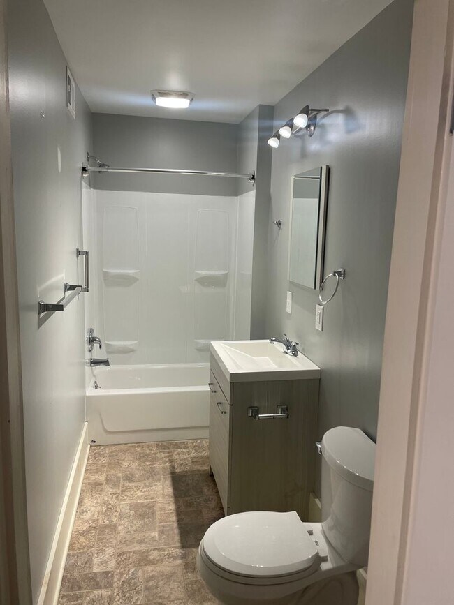 Building Photo - 10 1st Street