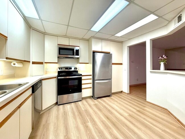 Building Photo - 969 GreenView Ct