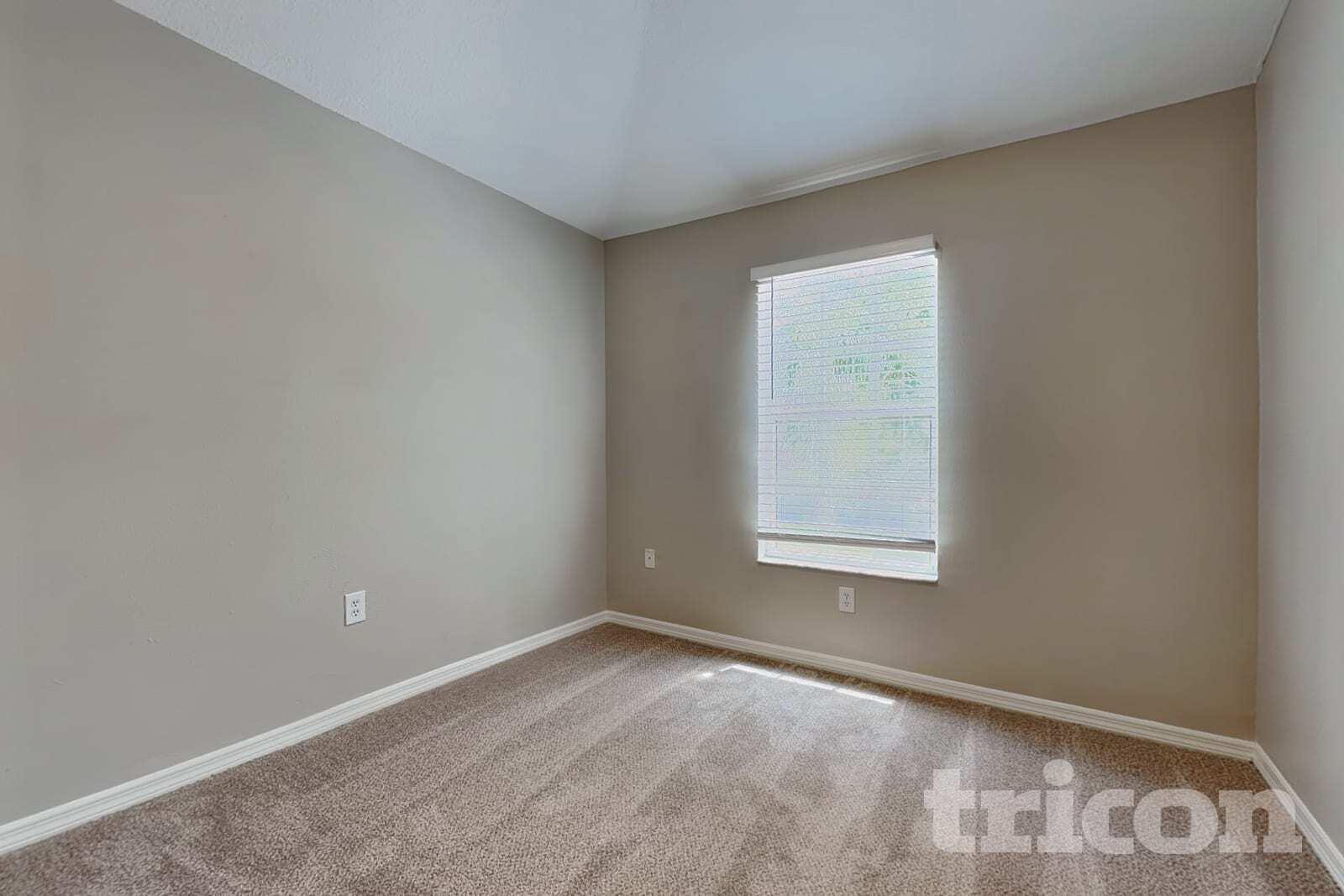 Building Photo - 34953 Meadow Reach Dr