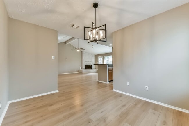 Building Photo - 745 Otter Creek Dr