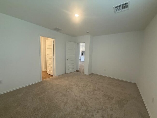 Building Photo - 16213 Maroon Dr