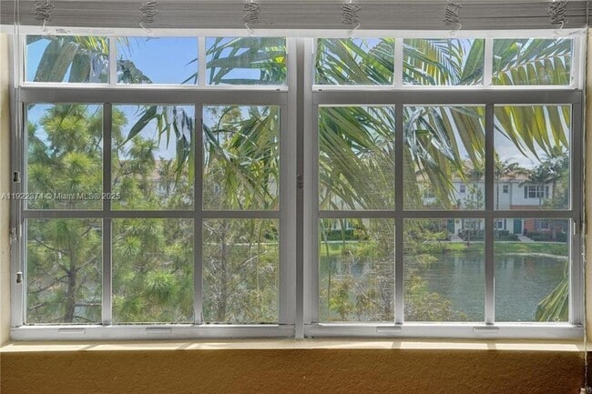 Building Photo - 256 SW 6th Ct