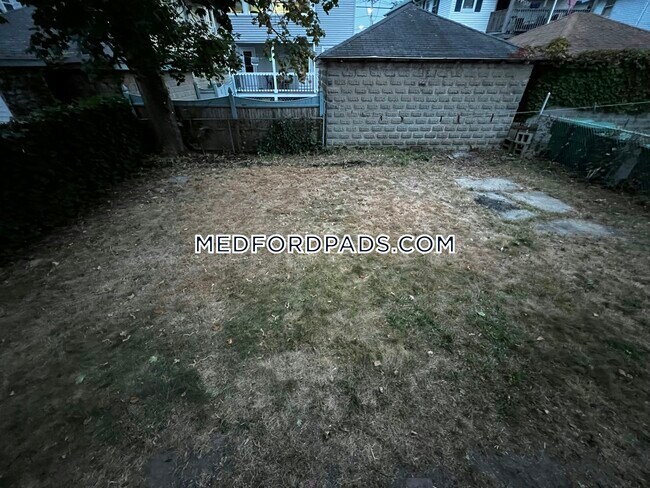 Building Photo - 128 Princeton St