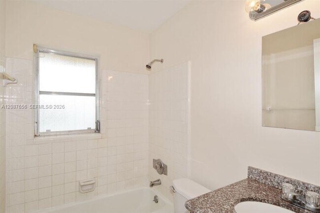 Building Photo - 4304 N Shore Dr