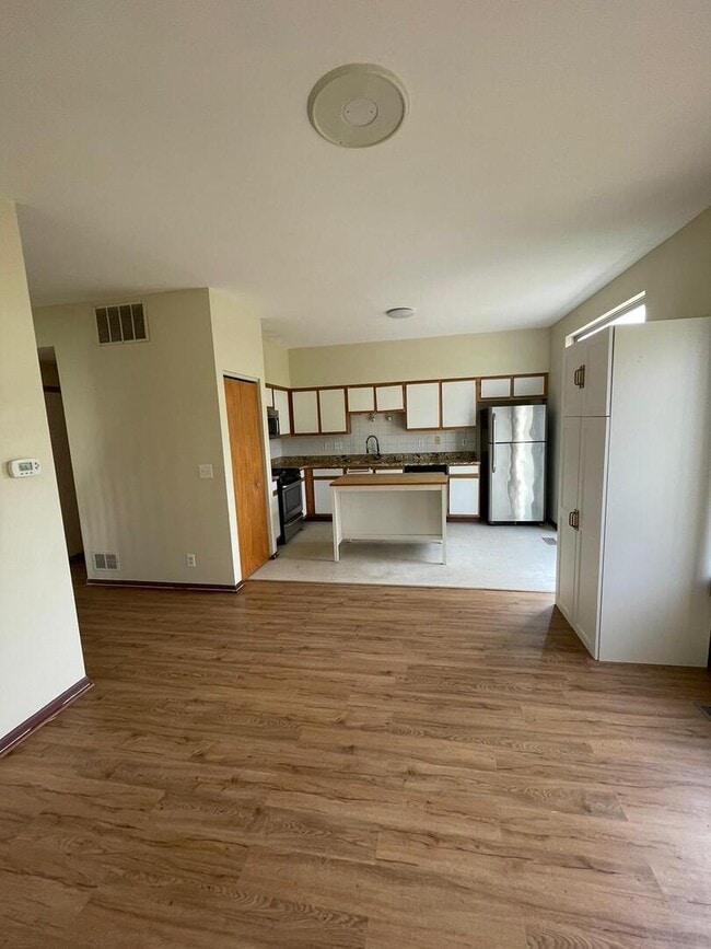 Building Photo - 14238 S Newberg Ct