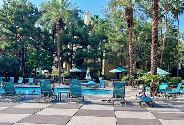 Building Photo - 210 E Flamingo Rd