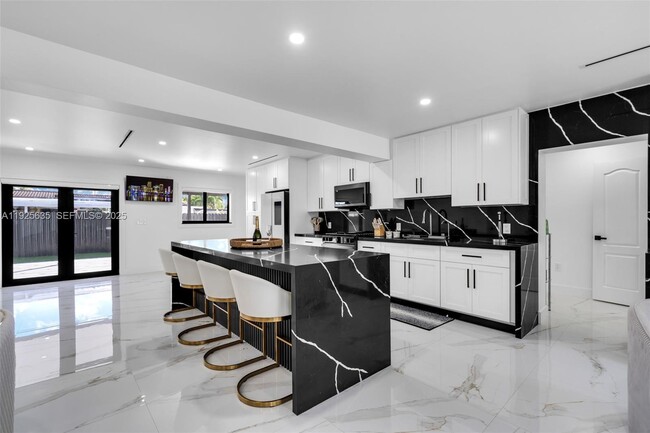 Building Photo - 864 W 69th Pl