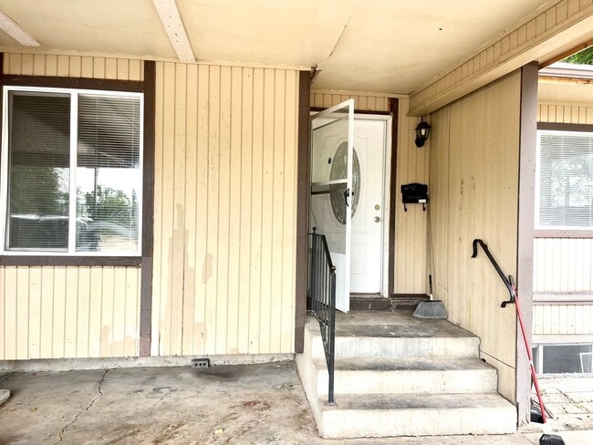 Building Photo - 3079 Lehman Ave