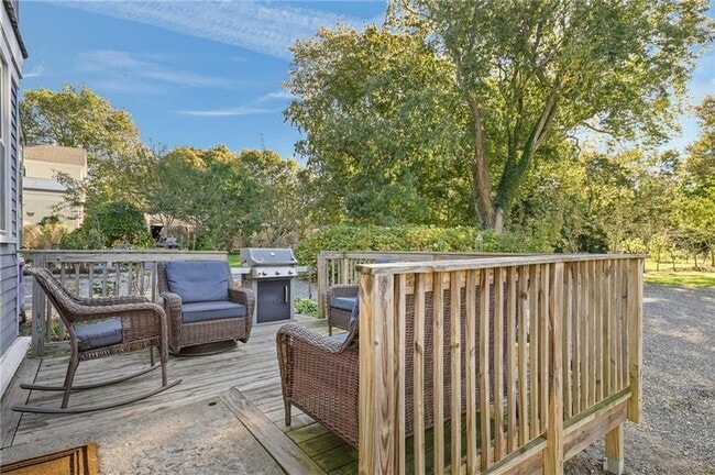 Building Photo - 48 Constitution St