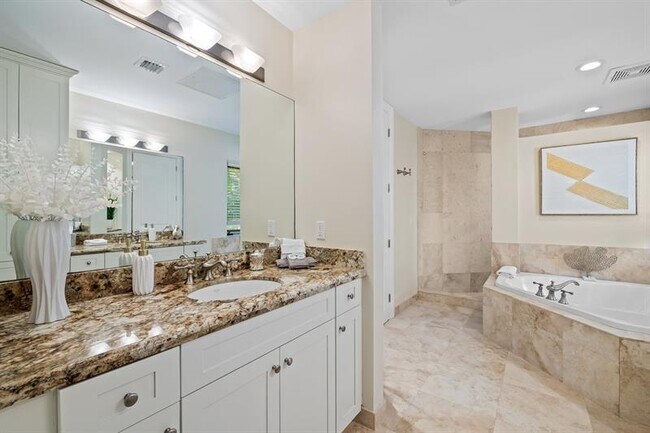 Building Photo - 122 NE 16th Terrace