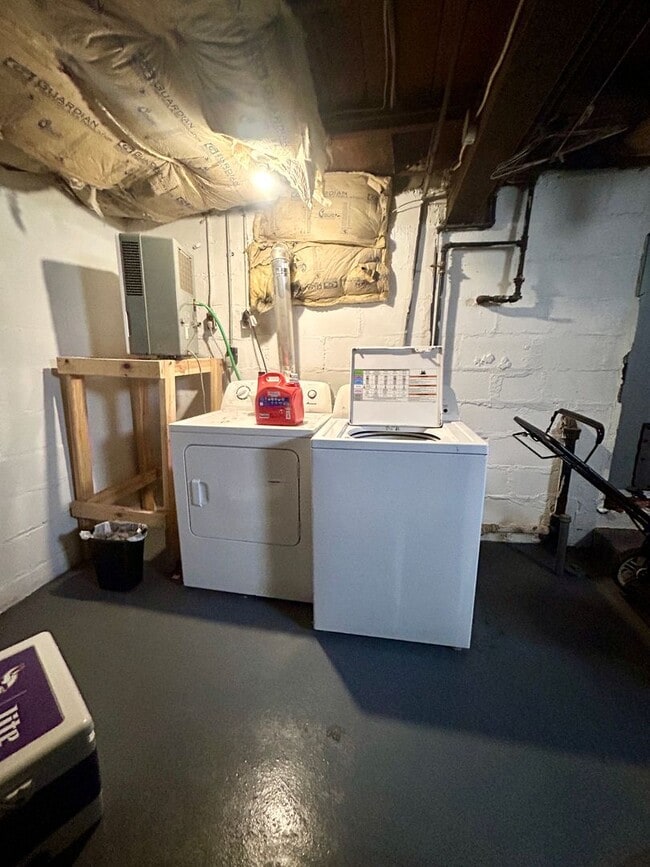 Building Photo - AVAILABLE March - 1 BED 1 BATH