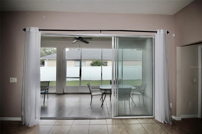 Building Photo - 5739 SW 40th St