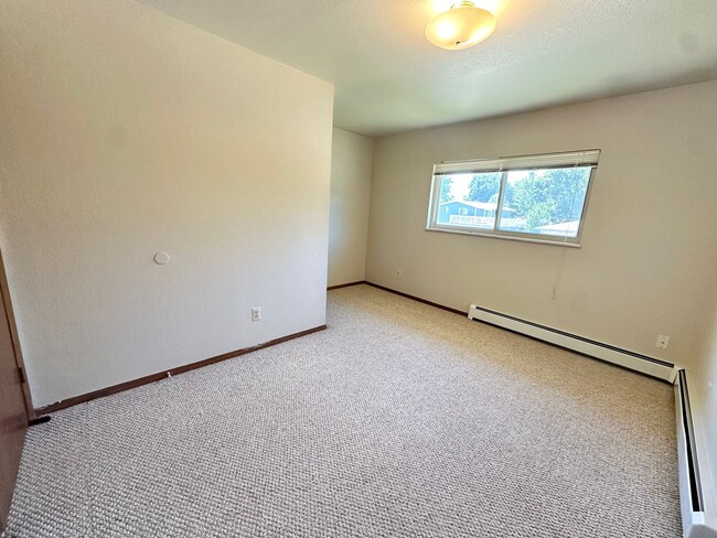 Building Photo - 745 Nyssa Dr