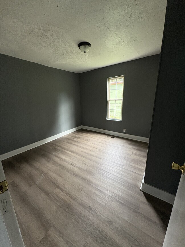 Building Photo - 611 Belle Vista Ave