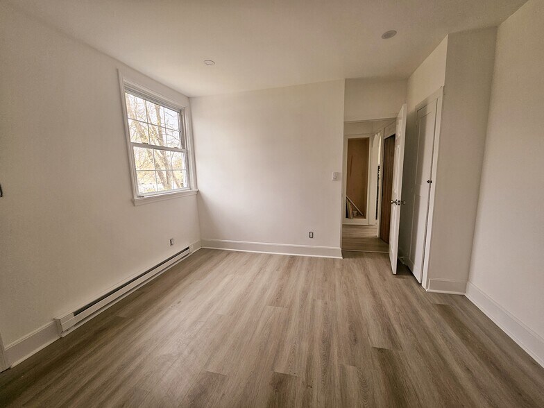 Building Photo - 19 Longview Ave