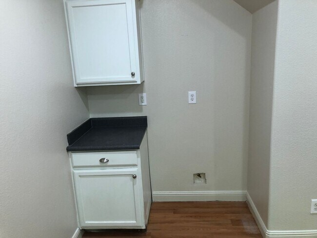 Building Photo - 3711 Compass Pointe Ave