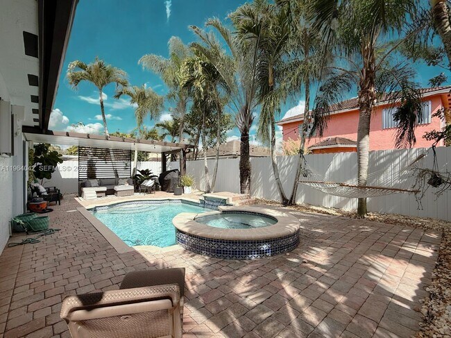 Building Photo - 14469 SW 158th Pl