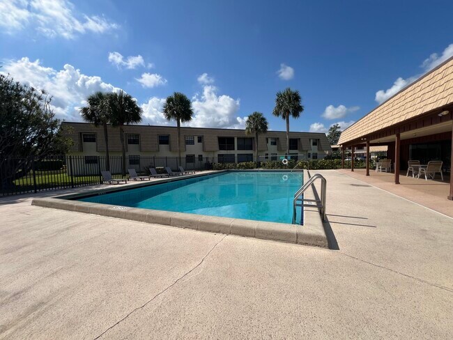Building Photo - 4175 Oak Terrace Dr