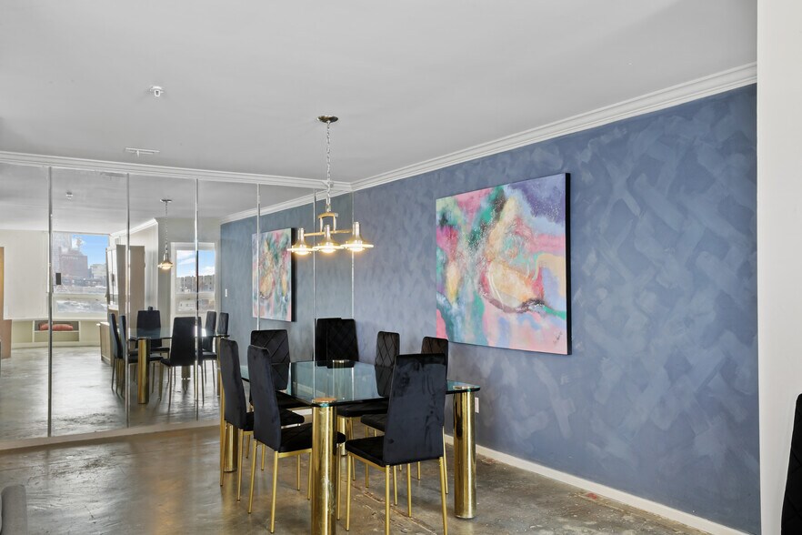 Building Photo - 3000 Farnam St