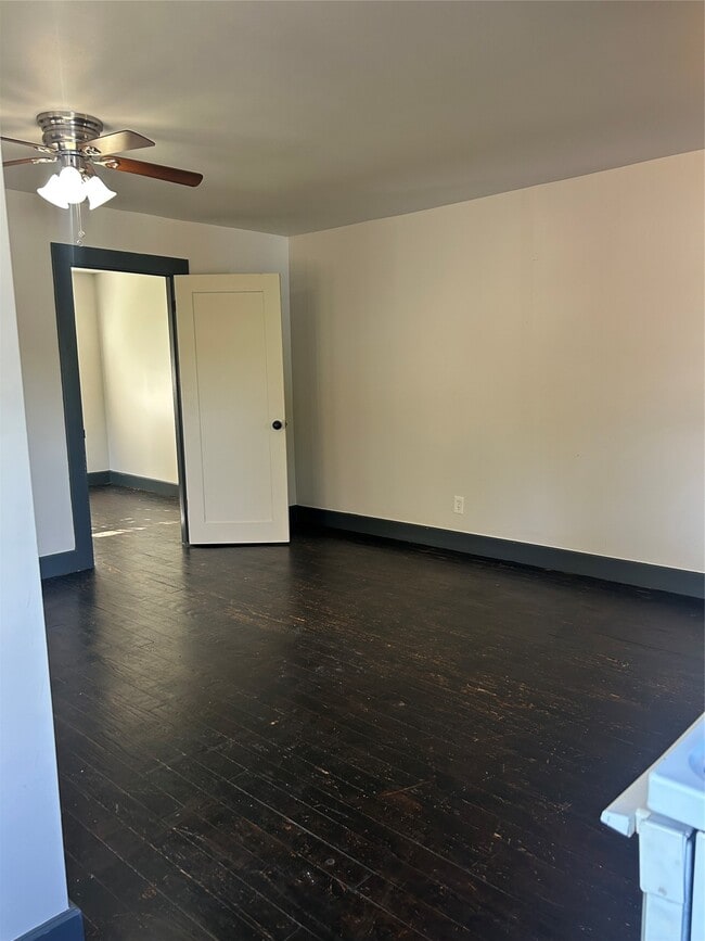 Building Photo - 1534 Lawson St