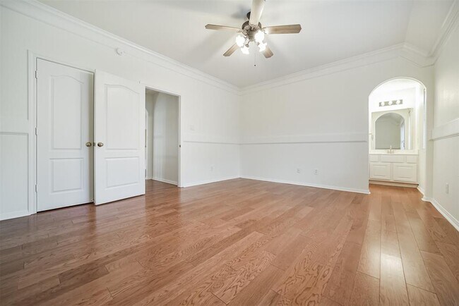 Building Photo - 14015 Falcon Heights Dr