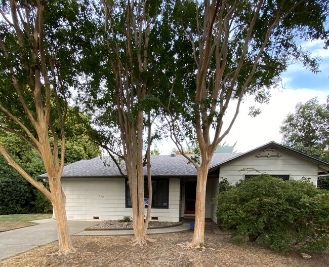 Building Photo - 4 Bedroom, 2 Bath River Park Home – Cul-de-Sac Location | Sacramento, CA
