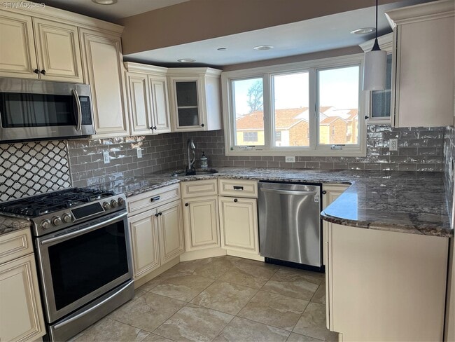 Building Photo - 50 Florence Ave