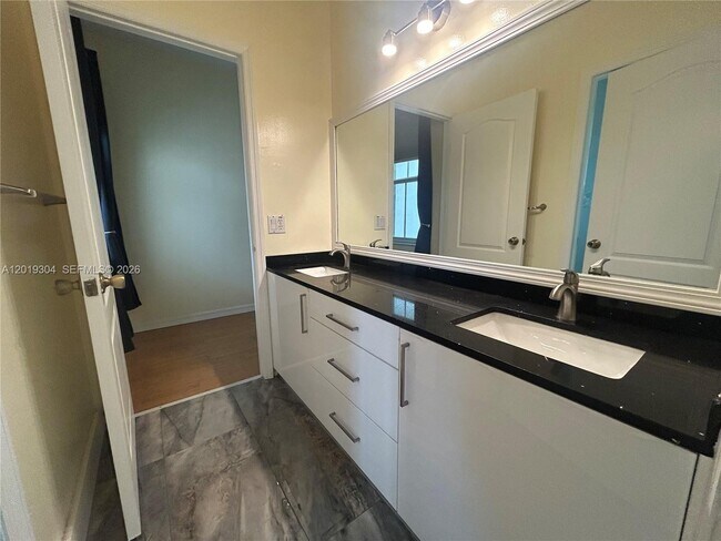Building Photo - 254 Riverwalk Cir