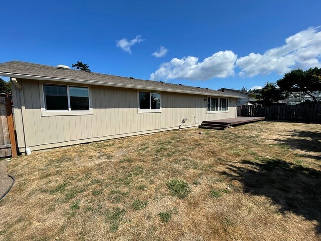 Building Photo - 5311 Kingsway